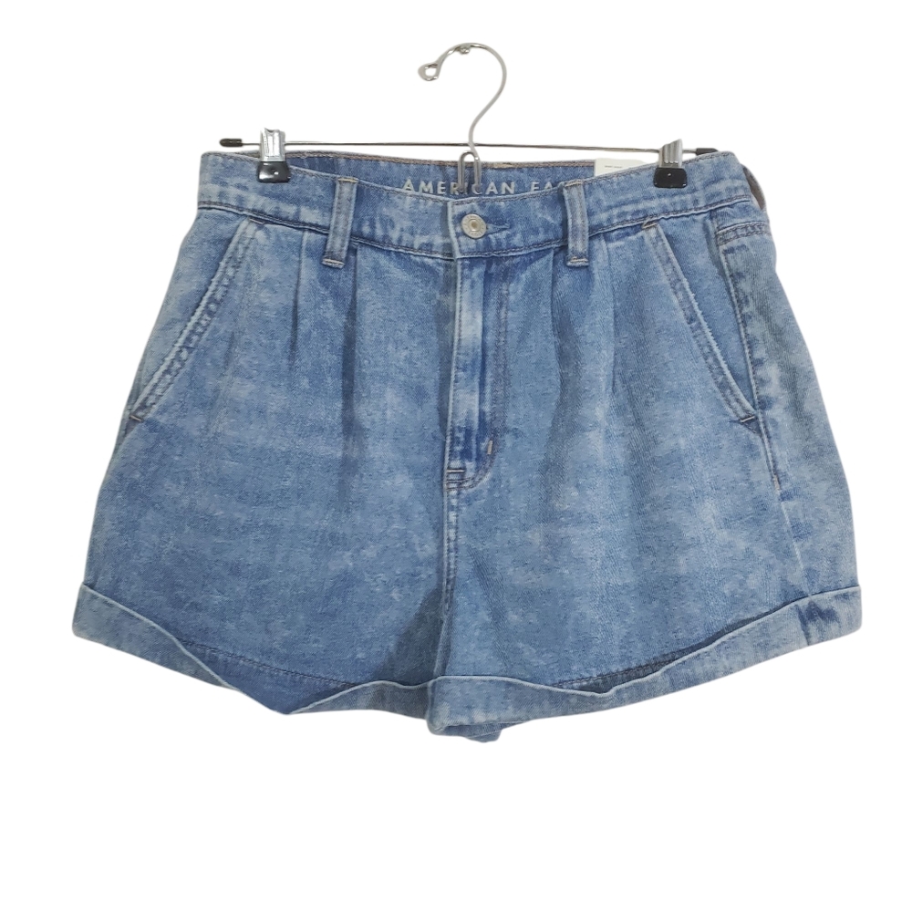 NWT American Eagle Outfitters Shorts Jean Denim Mom Pleated Size 4 Casual Retro
